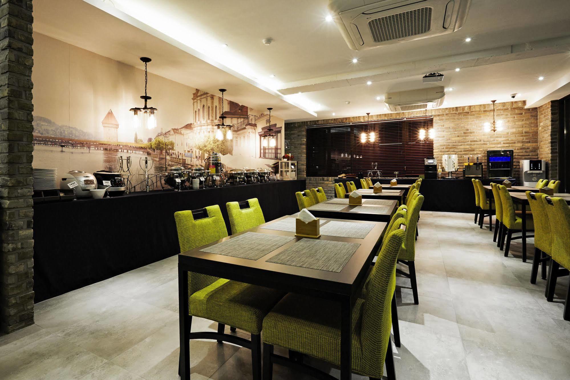 Chungbuk Inno City Namoo Hotel Eumseong Bagian luar foto